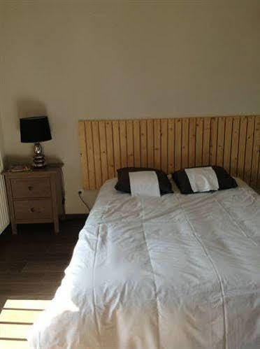Hotel The Resid For Calixte Pérouges Exterior foto
